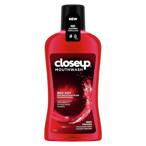 CLOSEUP MOUTH WASH RED HOT